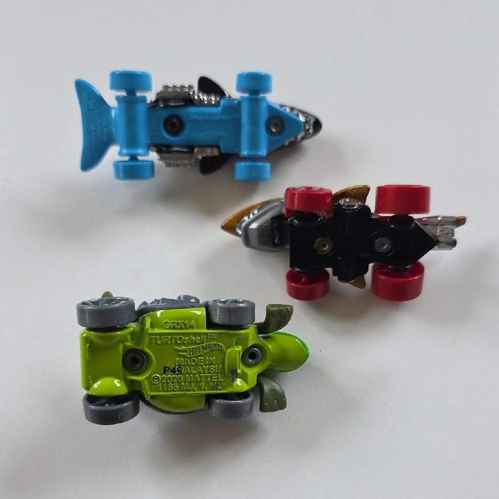 Hot Wheels Set - Sharkcruiser, Turtoshell, And Shark Bite